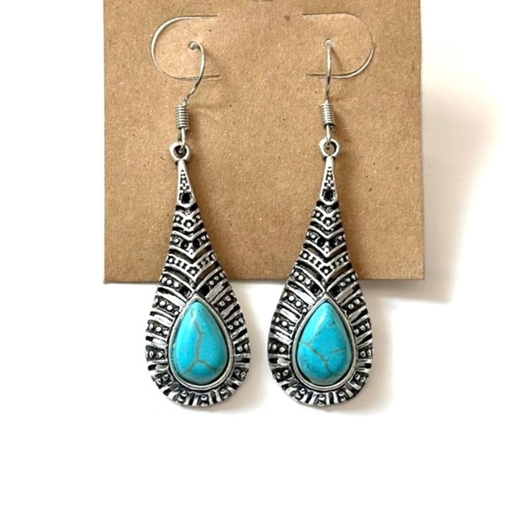 Jewelry - ⭐️ 5 for $25 Semi-precious Stone Antique Teardrop Turquoise & Silver Earrings